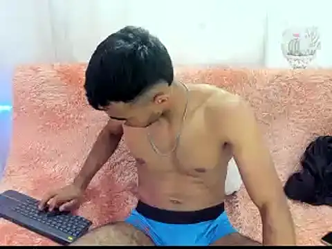 Snapshot of alessandro_2005 chatting on February 4, 2025, 12:08 am alessandro 2005 online show from February 4, 2025, 12:08 am