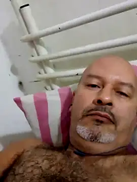 Snapshot of Juan_45 chatting on June 15, 2026, 1:24 pm Juan 45 online show from June 15, 2026, 1:24 pm