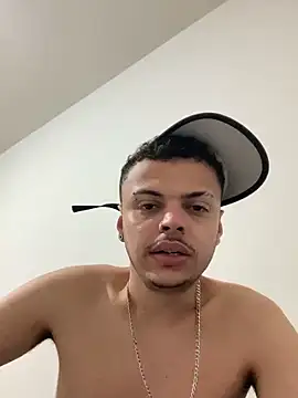 Snapshot of alexxng chatting on December 6, 2024, 1:33 pm alexxng online show from December 6, 2024, 1:33 pm