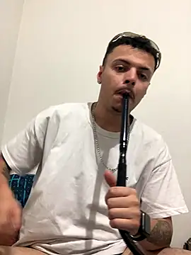 Snapshot of alexxng chatting on December 7, 2024, 9:00 pm alexxng online show from December 7, 2024, 9:00 pm