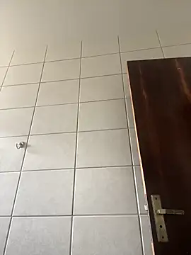 Snapshot of alexxng chatting on February 7, 2025, 5:07 pm alexxng online show from February 7, 2025, 5:07 pm