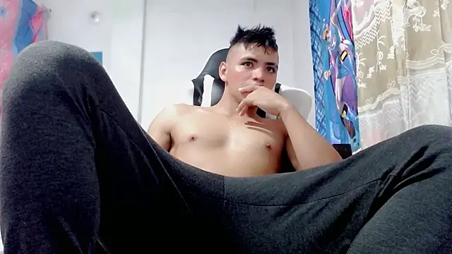 Snapshot of danilo302209 chatting on February 14, 2025, 5:25 pm danilo302209 online show from February 14, 2025, 5:25 pm