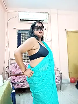 hottbabycam online show from June 27, 2026, 2:44 pm