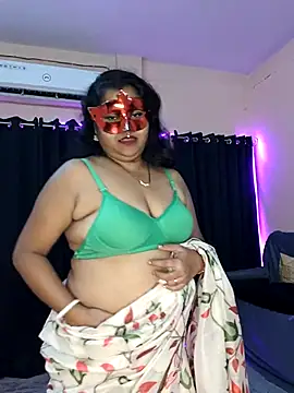 hottbabycam online show from July 28, 2026, 7:15 pm