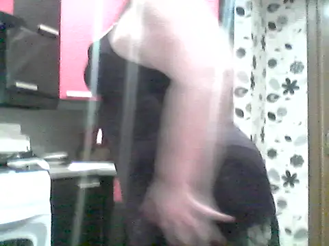 Lisa Suzie online show from November 17, 2025, 4:13 pm