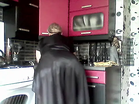 Snapshot of Lisa_Suzie chatting on May 15, 2026, 9:05 am Lisa Suzie online show from May 15, 2026, 9:05 am