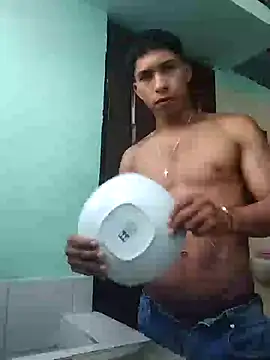 maximo vega newv online show from December 20, 2024, 9:50 pm