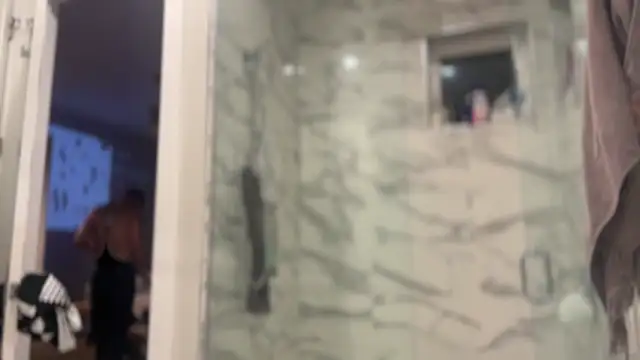 69woodinson online show from December 3, 2025, 8:12 am