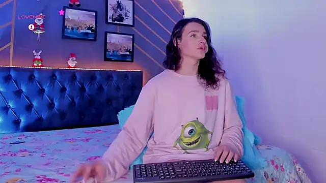 Snapshot of elafranco_ chatting on December 15, 2024, 1:57 am elafranco online show from December 15, 2024, 1:57 am