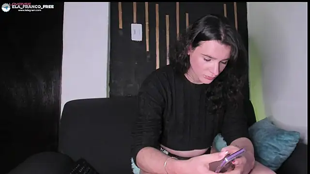 Snapshot of elafranco_ chatting on January 18, 2025, 2:58 am elafranco online show from January 18, 2025, 2:58 am