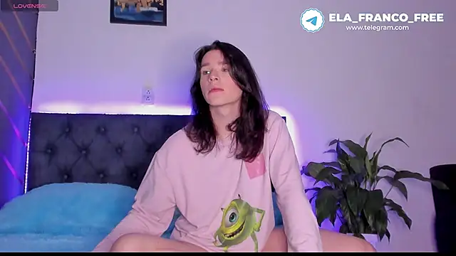 Snapshot of elafranco_ chatting on February 22, 2025, 8:31 pm elafranco online show from February 22, 2025, 8:31 pm