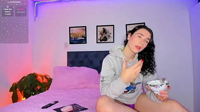 Snapshot of elafranco_ chatting on October 22, 2025, 5:34 pm elafranco online show from October 22, 2025, 5:34 pm