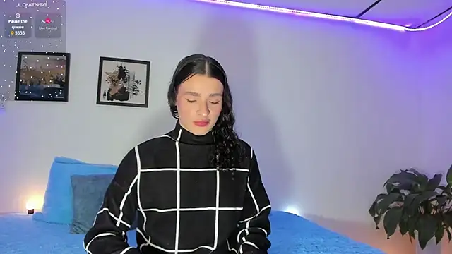 Snapshot of elafranco_ chatting on December 22, 2025, 12:51 am elafranco online show from December 22, 2025, 12:51 am