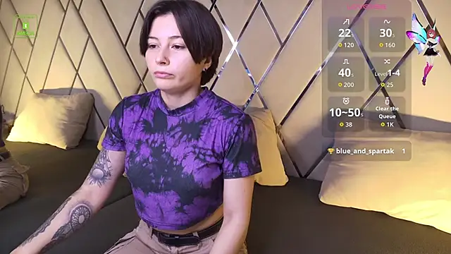 Ishtar Divine online show from October 15, 2025, 4:23 am