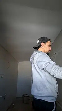 salvat22 online show from March 18, 2025, 2:04 pm