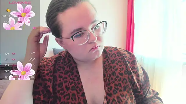 Snapshot of Jessica_Joy chatting on May 12, 2026, 6:43 am Jessica Joy online show from May 12, 2026, 6:43 am