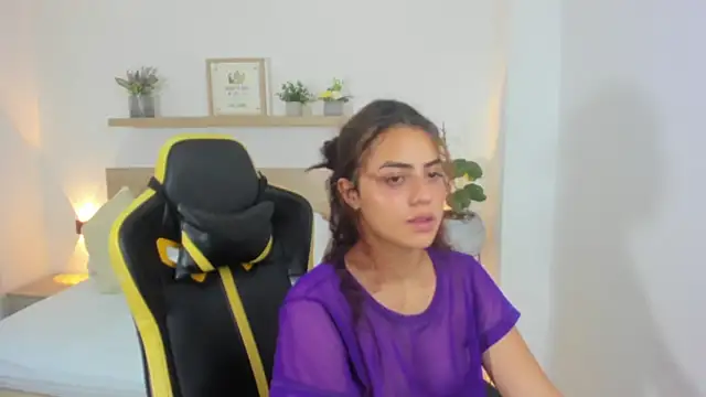 Snapshot of yaya23x chatting on December 20, 2024, 7:07 pm yaya23x online show from December 20, 2024, 7:07 pm