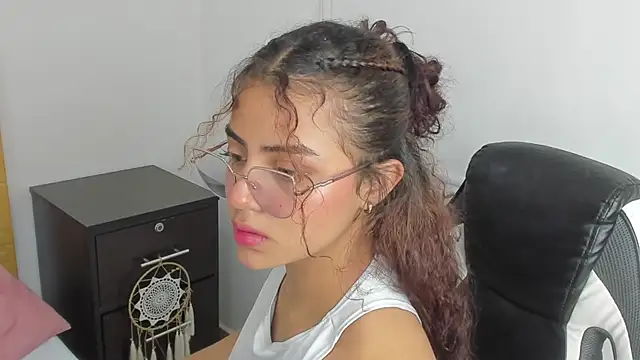 Snapshot of yaya23x chatting on January 13, 2025, 7:31 pm yaya23x online show from January 13, 2025, 7:31 pm