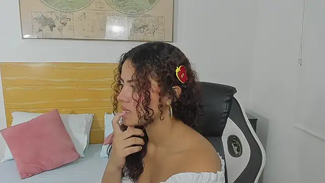 Snapshot of yaya23x chatting on January 21, 2025, 12:07 pm yaya23x online show from January 21, 2025, 12:07 pm