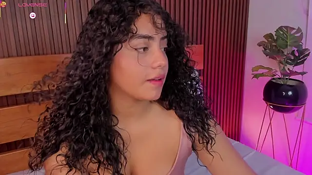 Snapshot of yaya23x chatting on November 8, 2025, 2:50 pm yaya23x online show from November 8, 2025, 2:50 pm