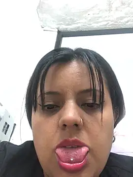 Snapshot of tuty_Tap chatting on March 4, 2026, 12:44 pm tuty Tap online show from March 4, 2026, 12:44 pm