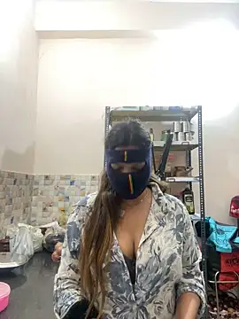 HoneyBearCpl online show from February 1, 2025, 2:45 pm