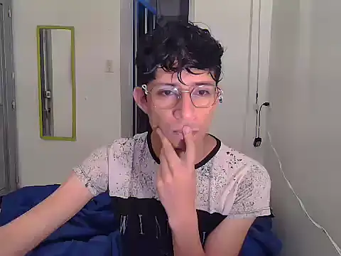 Sweet c4mer0n online show from March 20, 2026, 8:57 pm