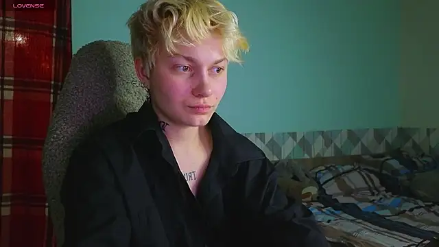 Snapshot of esajukyy chatting on December 14, 2024, 2:53 pm esajukyy online show from December 14, 2024, 2:53 pm