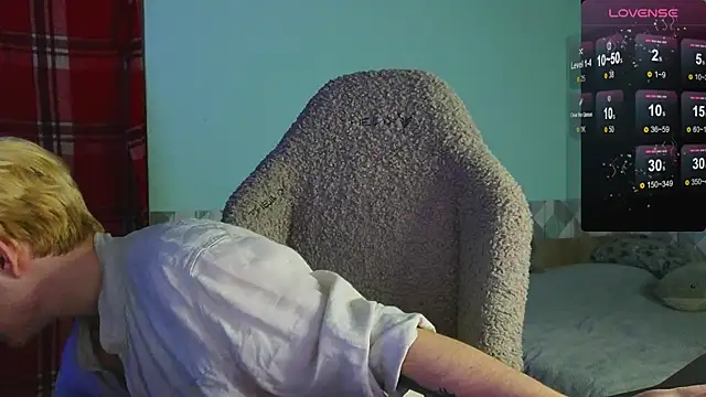 Snapshot of esajukyy chatting on December 20, 2024, 2:05 pm esajukyy online show from December 20, 2024, 2:05 pm