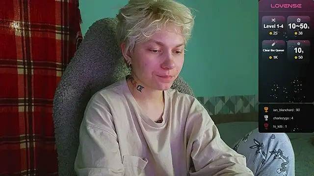 Snapshot of esajukyy chatting on January 11, 2025, 7:27 pm esajukyy online show from January 11, 2025, 7:27 pm