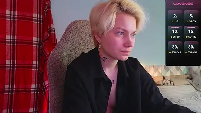 Snapshot of esajukyy chatting on February 3, 2025, 10:03 am esajukyy online show from February 3, 2025, 10:03 am