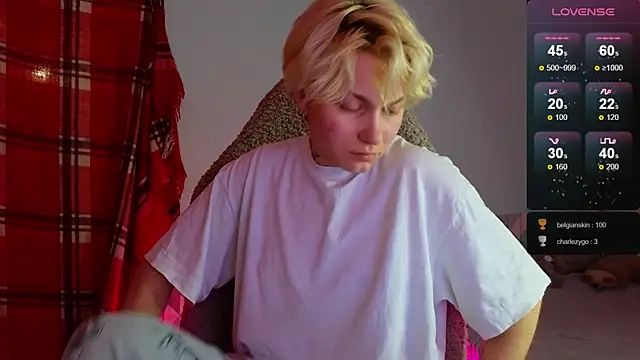 Snapshot of esajukyy chatting on February 12, 2025, 6:51 pm esajukyy online show from February 12, 2025, 6:51 pm