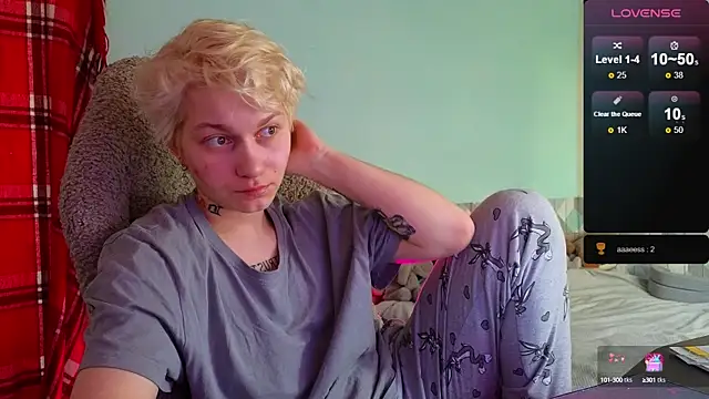 Snapshot of esajukyy chatting on February 20, 2025, 10:05 am esajukyy online show from February 20, 2025, 10:05 am