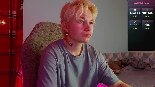 Snapshot of esajukyy chatting on February 28, 2025, 1:36 pm esajukyy online show from February 28, 2025, 1:36 pm