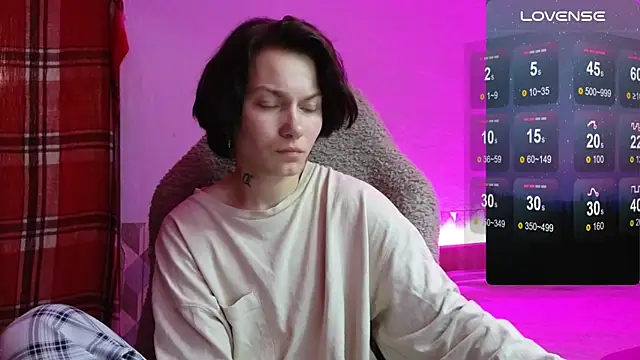 Snapshot of esajukyy chatting on September 15, 2025, 2:17 pm esajukyy online show from September 15, 2025, 2:17 pm