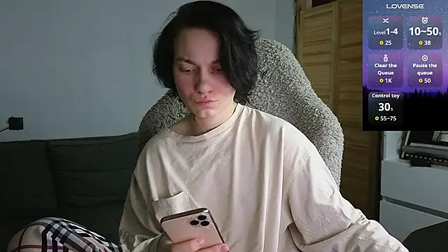 esajukyy online show from February 17, 2026, 4:35 pm