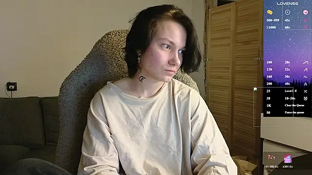 esajukyy online show from February 28, 2026, 1:01 pm