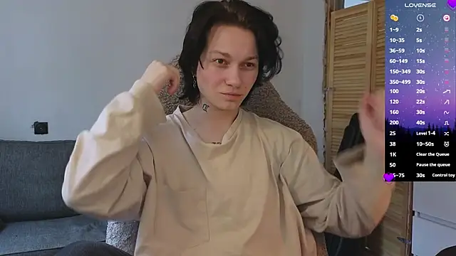 esajukyy online show from April 10, 2026, 8:52 am