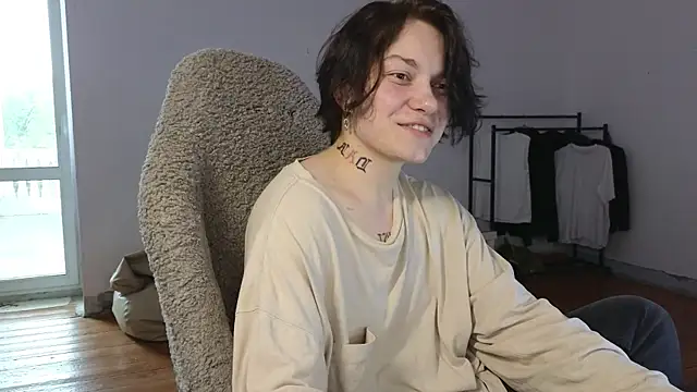 esajukyy online show from July 28, 2026, 1:54 pm