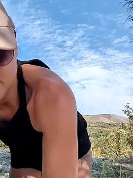 Snapshot of Samira-Summer chatting on October 10, 2025, 9:08 am Samira-Summer online show from October 10, 2025, 9:08 am