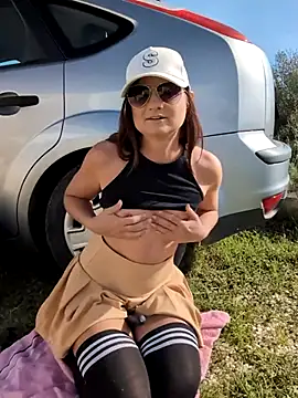 Snapshot of Samira-Summer chatting on December 1, 2025, 10:20 am Samira-Summer online show from December 1, 2025, 10:20 am