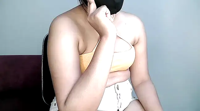 Olivia3 online show from March 19, 2025, 6:12 pm