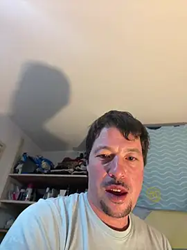 Snapshot of zenzero87 chatting on February 8, 2025, 5:08 pm zenzero87 online show from February 8, 2025, 5:08 pm