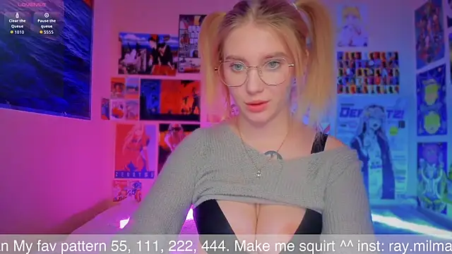 Snapshot of AliceMilman chatting on October 3, 2025, 5:04 am AliceMilman online show from October 3, 2025, 5:04 am