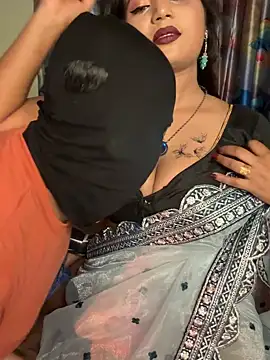 Snapshot of ascuple chatting on April 1, 2026, 5:54 pm ascuple online show from April 1, 2026, 5:54 pm