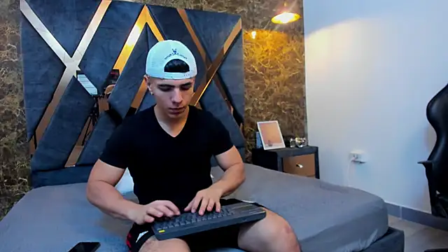 Flynn Riider online show from January 12, 2025, 6:16 pm