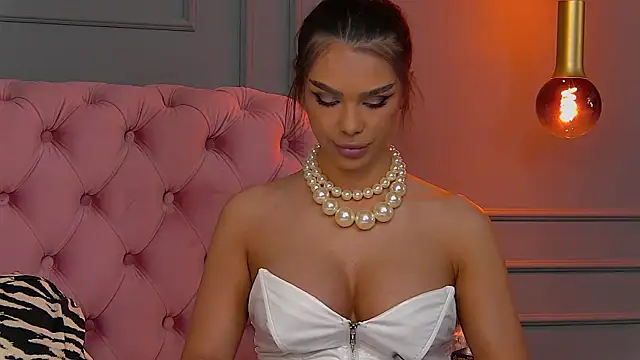 Nicole Diva online show from March 4, 2025, 1:06 pm