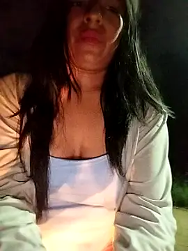 Danna-linyi online show from February 8, 2025, 1:22 am