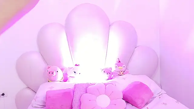 zoewillian online show from December 3, 2025, 12:18 am