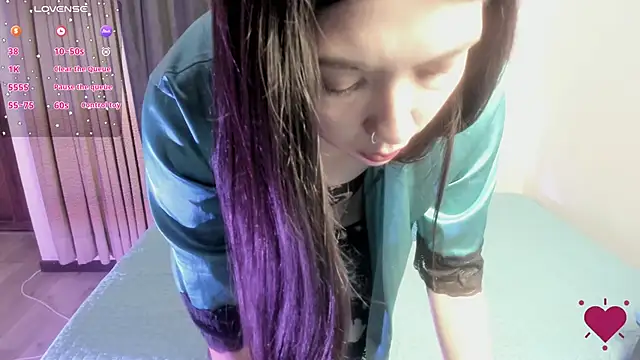 Aurora Hotson online show from January 28, 2025, 7:22 am